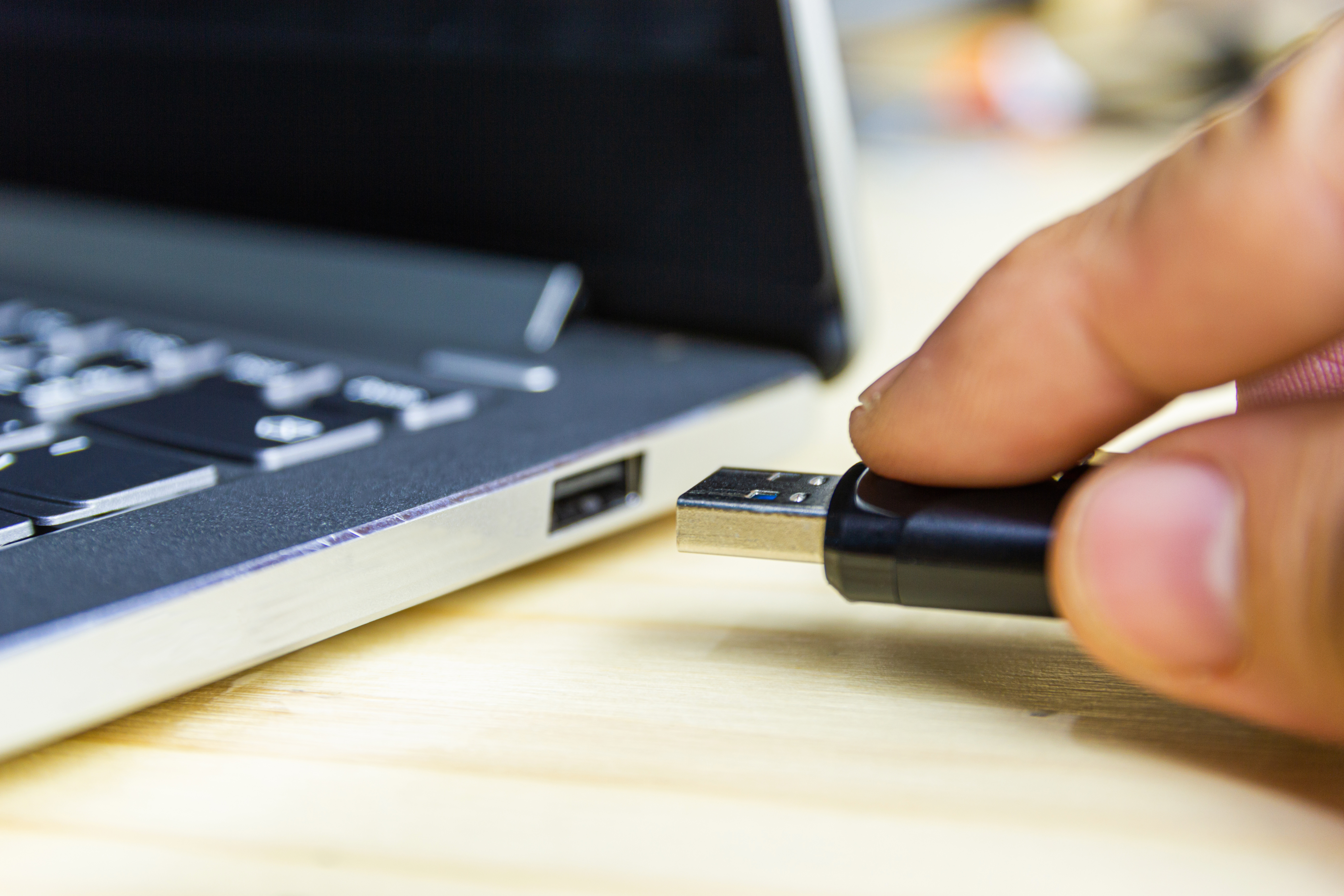 cyber attack using a usb devise 